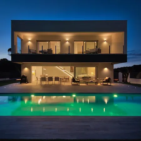בית נופש Modern Olivera With Private Pool *