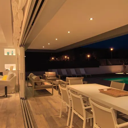 Modern Olivera With Private Pool Prázdninový dům *