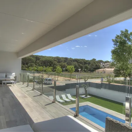 펜션 Modern Olivera With Private Pool *