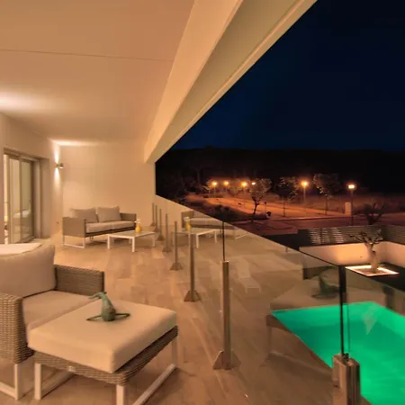 펜션 Modern Olivera With Private Pool *