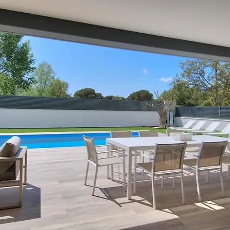 펜션 Modern Olivera With Private Pool *