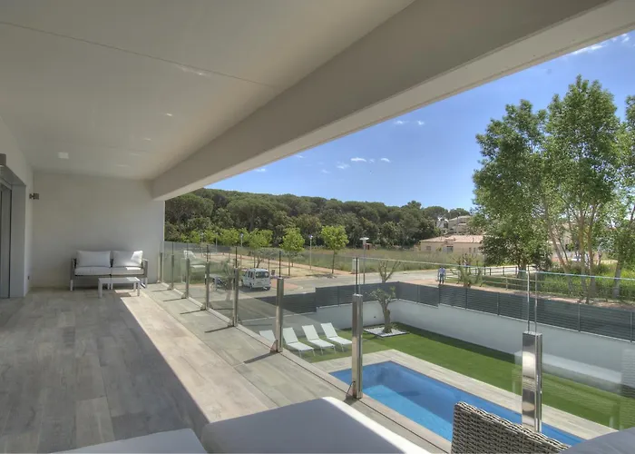 בית נופש Modern Olivera With Private Pool *